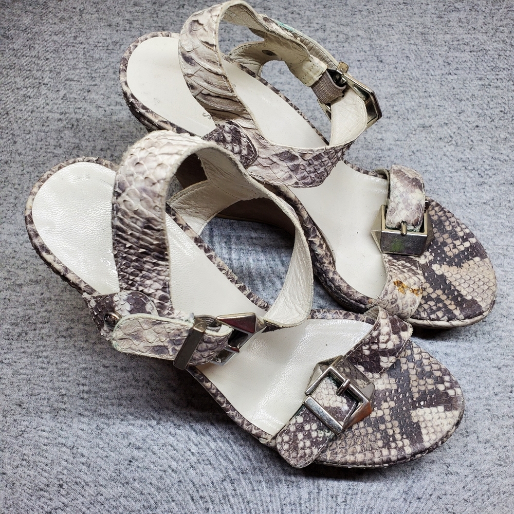Stuart Weitzman Wedge Snake Skin Sandles Sz 7m